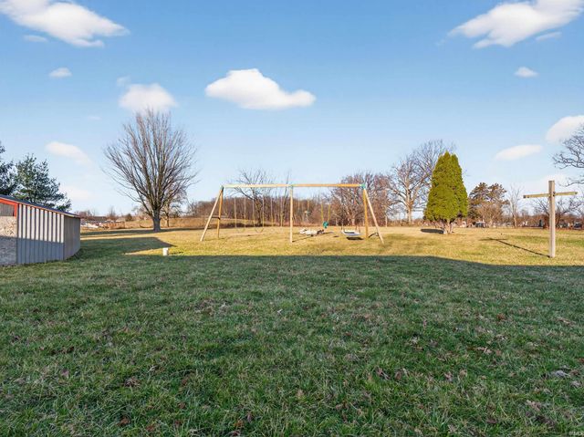 706 S Hamsher Street, Garrett, IN 46738