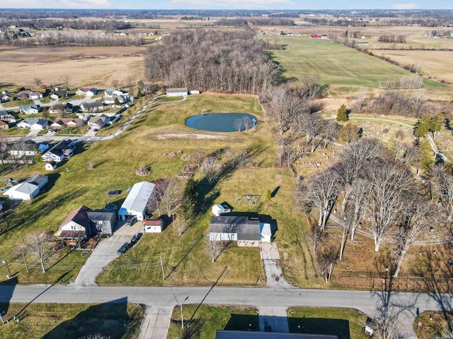 706 S Hamsher Street, Garrett, IN 46738