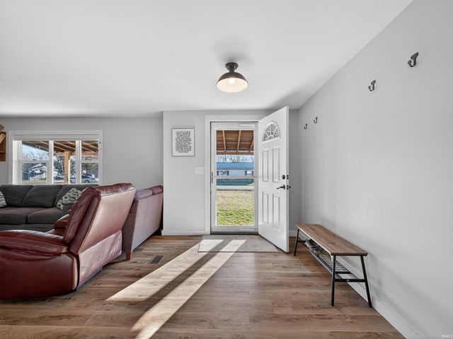 706 S Hamsher Street, Garrett, IN 46738