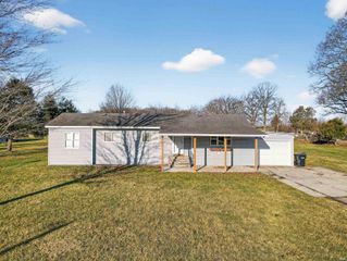 706 S Hamsher Street, Garrett, IN 46738