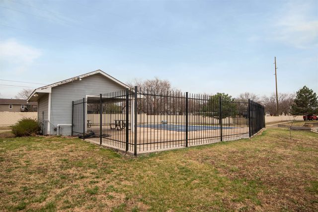 101 S Rock Rd #49, Derby, KS 67037