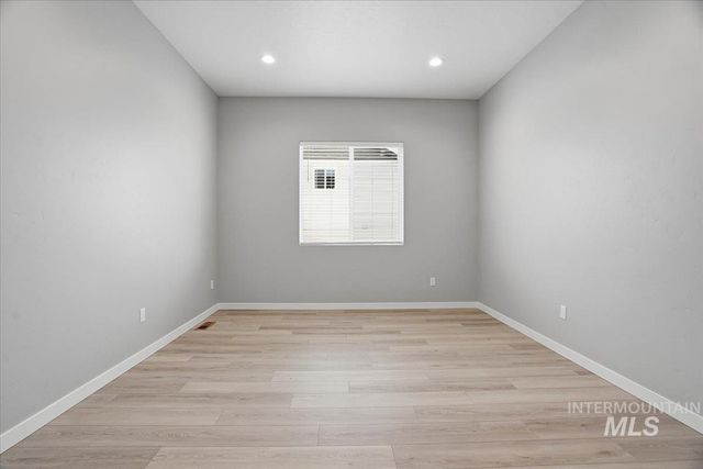 1301 White Cliffs St, Middleton, ID 83644