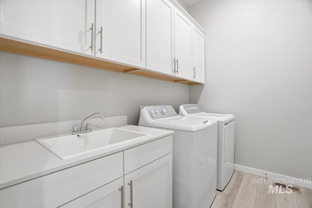 1301 White Cliffs St, Middleton, ID 83644