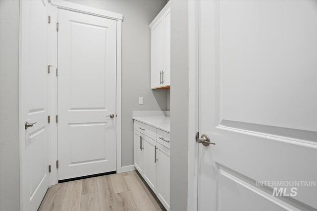 1301 White Cliffs St, Middleton, ID 83644