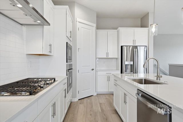 1301 White Cliffs St, Middleton, ID 83644