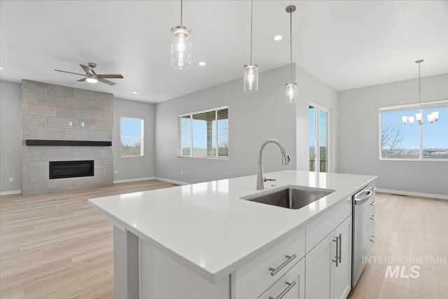 1301 White Cliffs St, Middleton, ID 83644