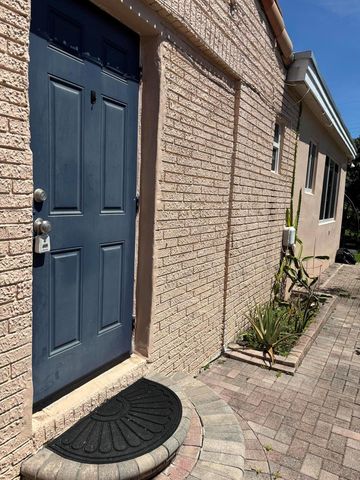 1418 Wiley Street, Hollywood, FL 33020