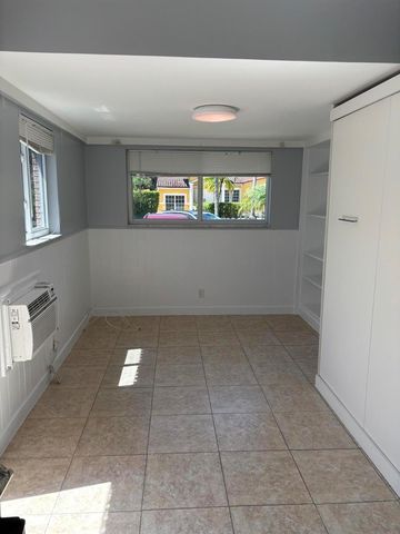 1418 Wiley Street, Hollywood, FL 33020