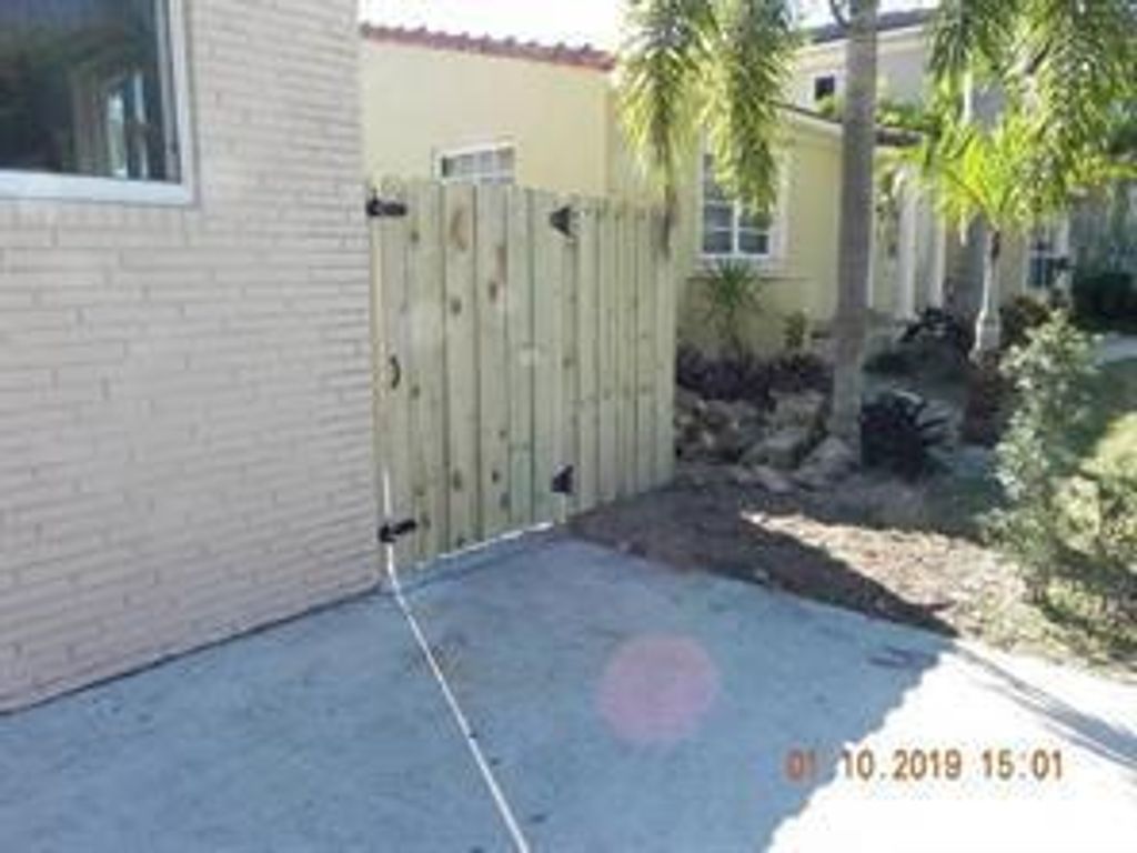 1418 Wiley Street, Hollywood, FL 33020