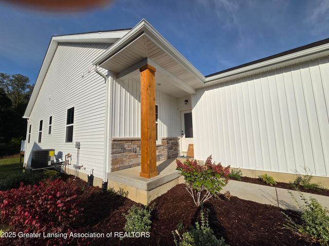 810 Joyce Lane, St. Johns, MI 48879