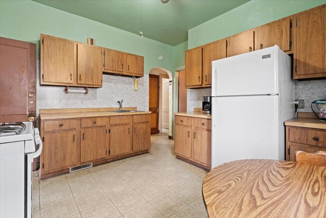 2837 S 15th STREET, Milwaukee, WI 53215