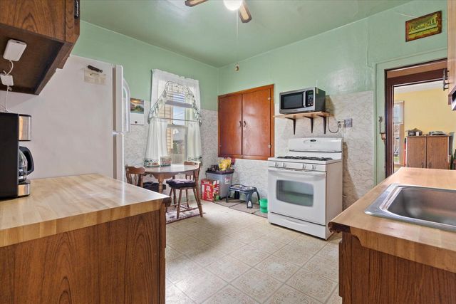 2837 S 15th STREET, Milwaukee, WI 53215