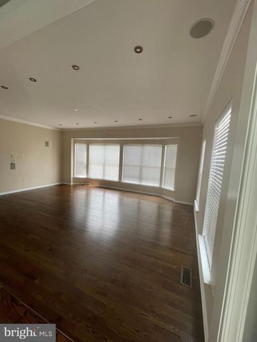 6633 CREEK POINT WAY, Alexandria, VA 22315