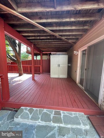 6633 CREEK POINT WAY, Alexandria, VA 22315