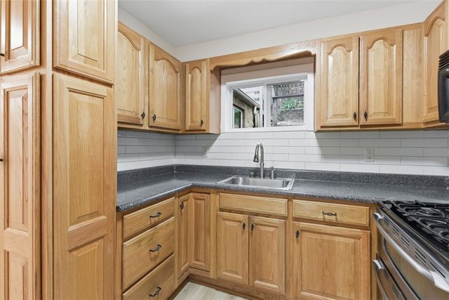 13 Marchmont Street, Ingram, PA 15205