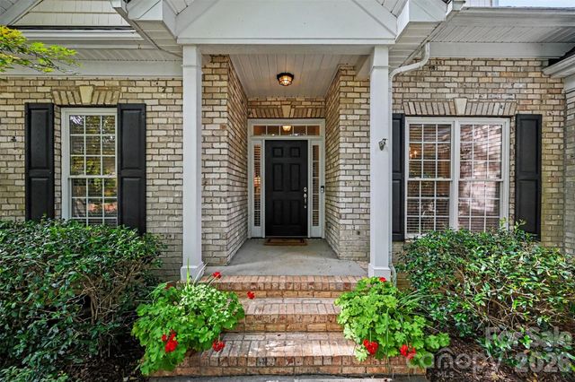 1109 Moray Court, Charlotte, NC 28211