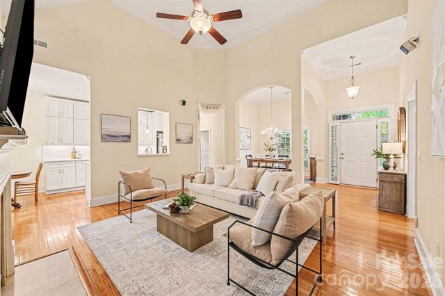 1109 Moray Court, Charlotte, NC 28211