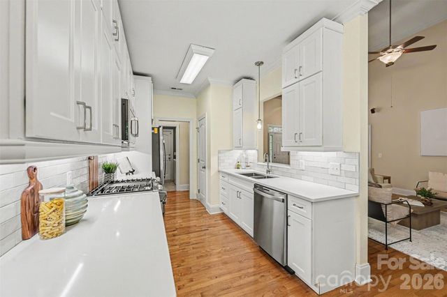 1109 Moray Court, Charlotte, NC 28211