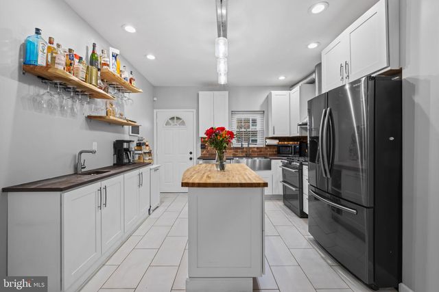 2512 E FAIRMOUNT AVE, Baltimore, MD 21224