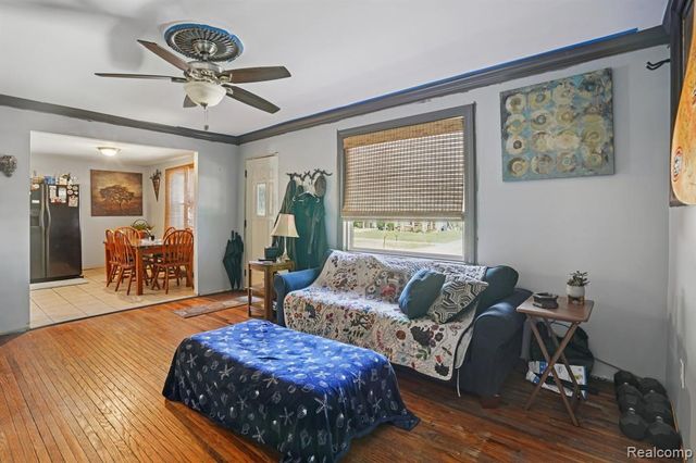 19740 Broadacres Street, Clinton Township, MI 48035