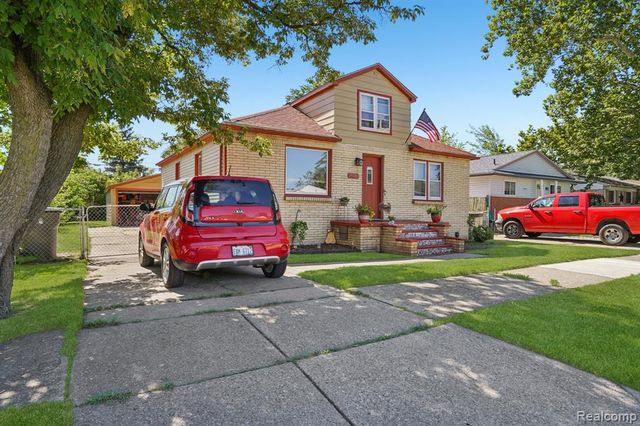 19740 Broadacres Street, Clinton Township, MI 48035