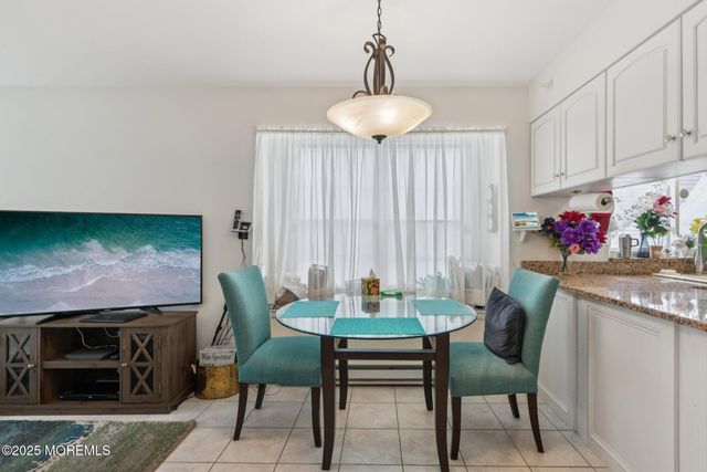 4 Harrogate Lane, Manchester, NJ 08759