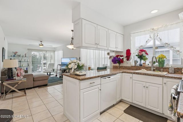 4 Harrogate Lane, Manchester, NJ 08759