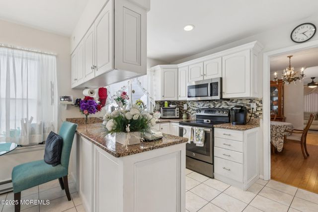 4 Harrogate Lane, Manchester, NJ 08759