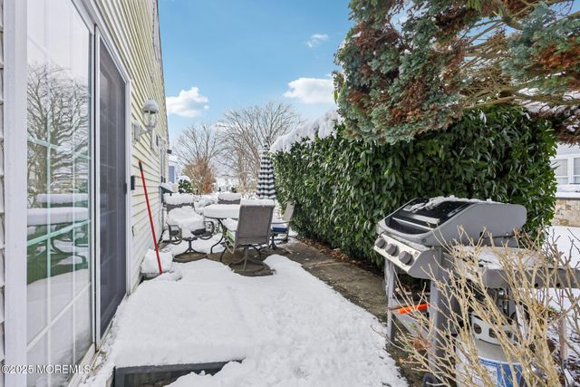 4 Harrogate Lane, Manchester, NJ 08759