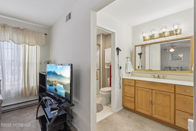 4 Harrogate Lane, Manchester, NJ 08759