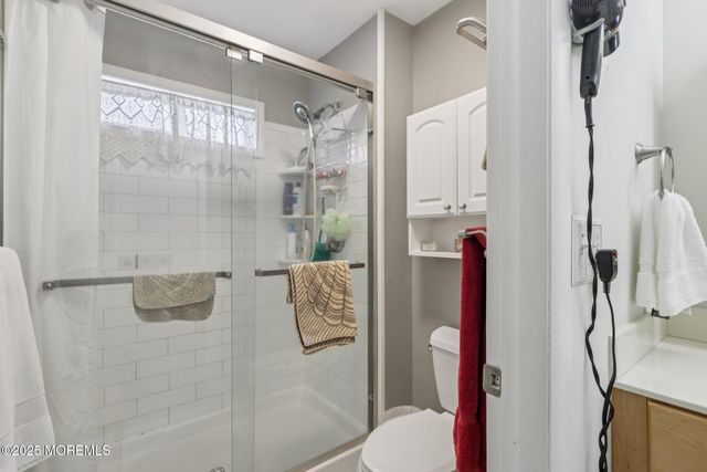 4 Harrogate Lane, Manchester, NJ 08759