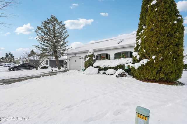 4 Harrogate Lane, Manchester, NJ 08759