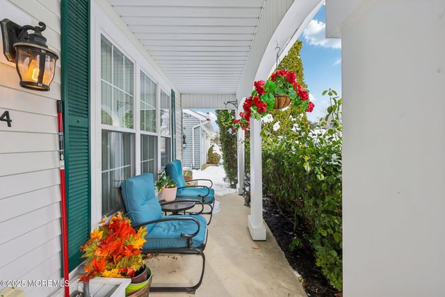 4 Harrogate Lane, Manchester, NJ 08759