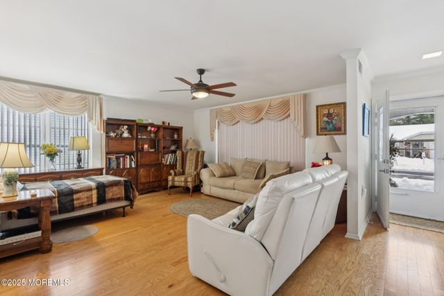 4 Harrogate Lane, Manchester, NJ 08759