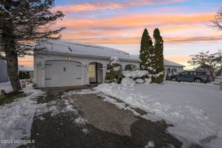 4 Harrogate Lane, Manchester, NJ 08759