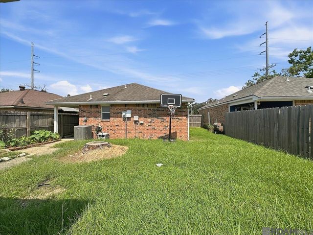 16044 S Harrells Ferry Rd, Baton Rouge, LA 70816