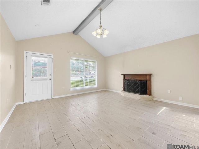 16044 S Harrells Ferry Rd, Baton Rouge, LA 70816