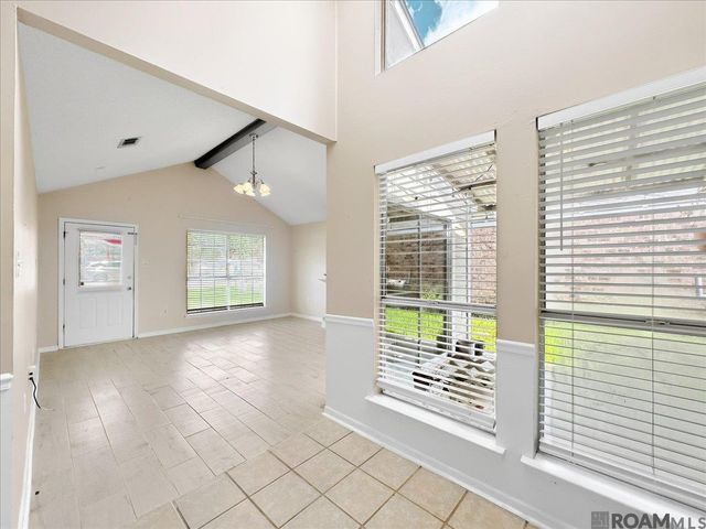 16044 S Harrells Ferry Rd, Baton Rouge, LA 70816