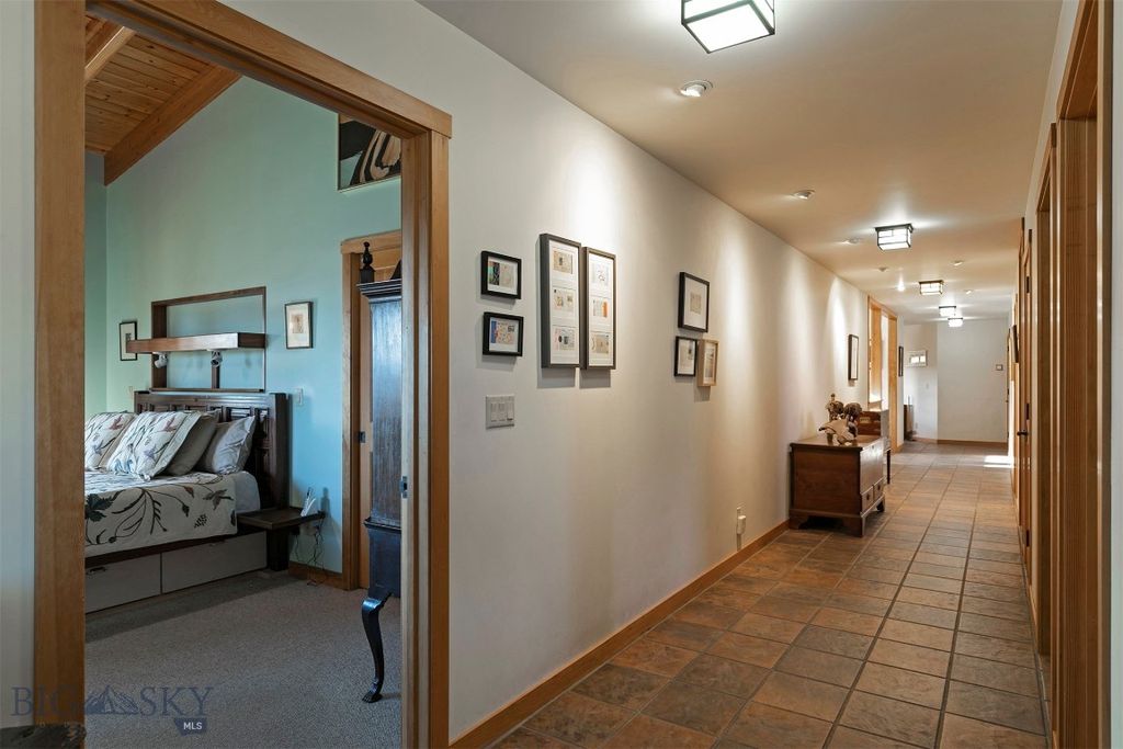 Address unavailable. photo 26