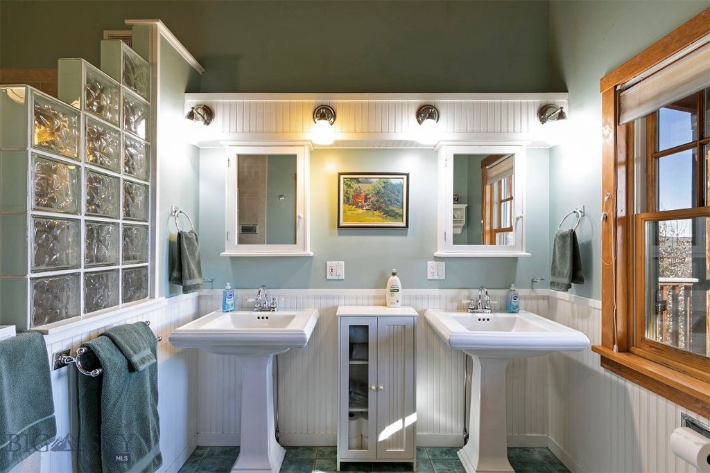 Address unavailable. photo 30