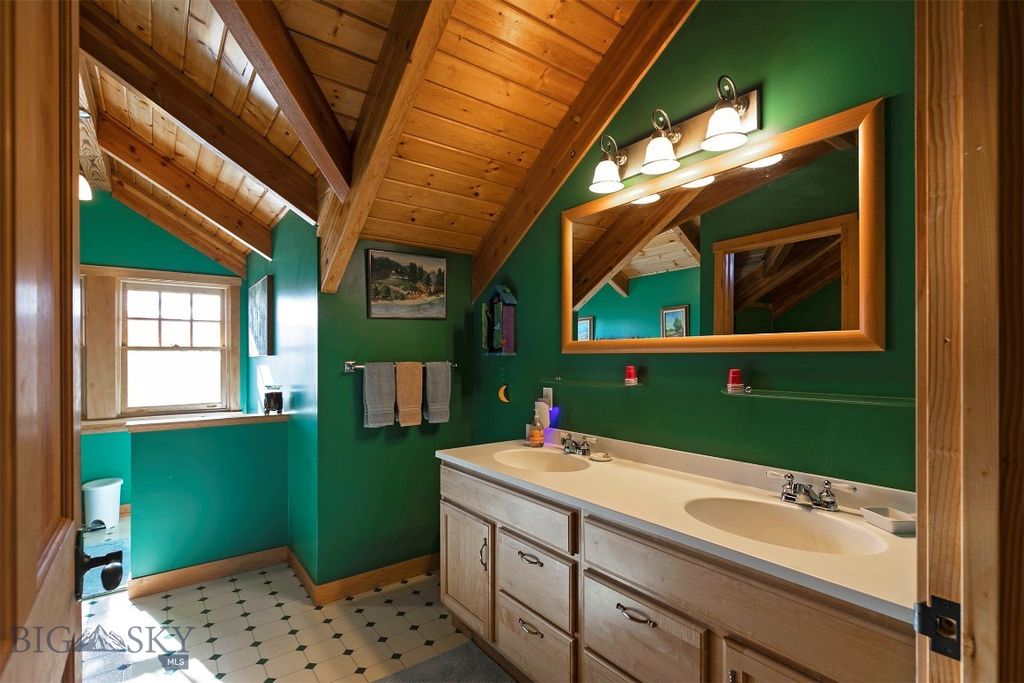 Address unavailable. photo 42