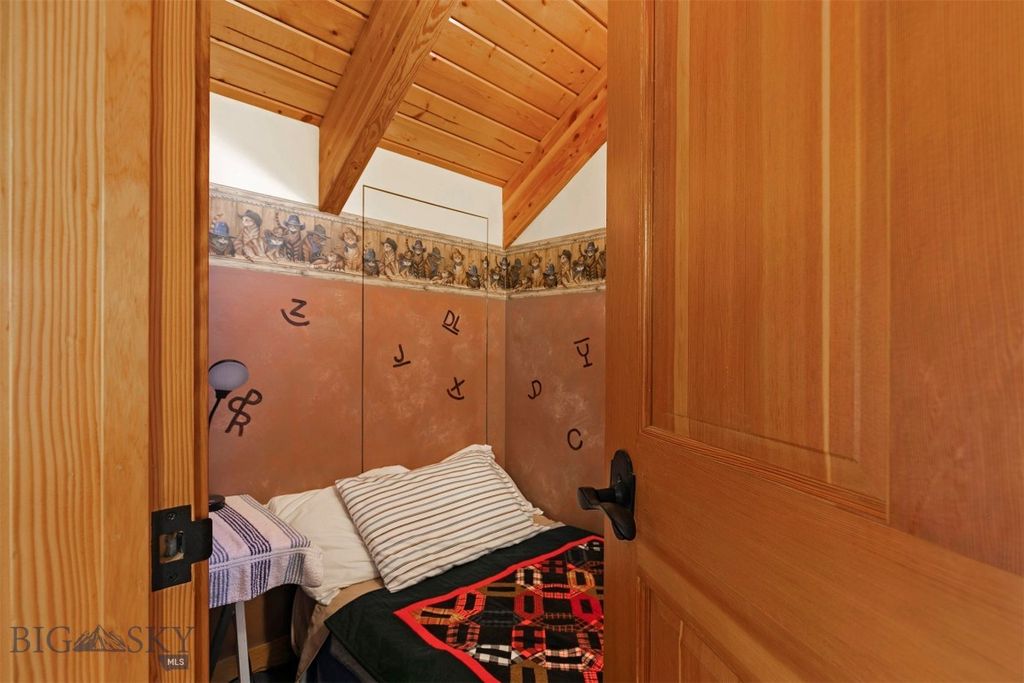 Address unavailable. photo 45