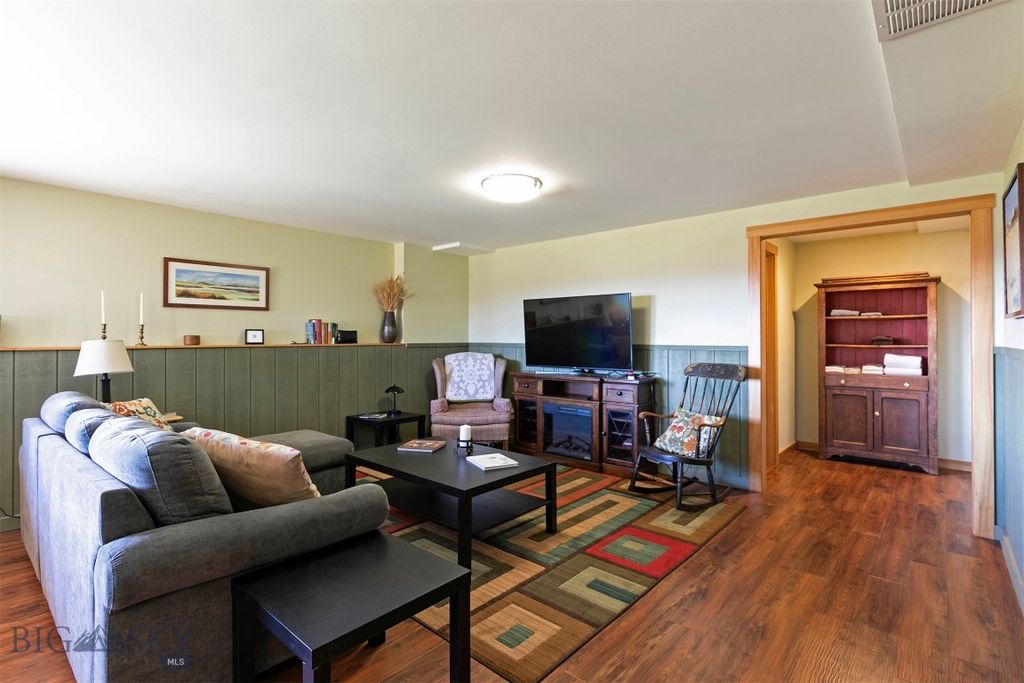 Address unavailable. photo 49