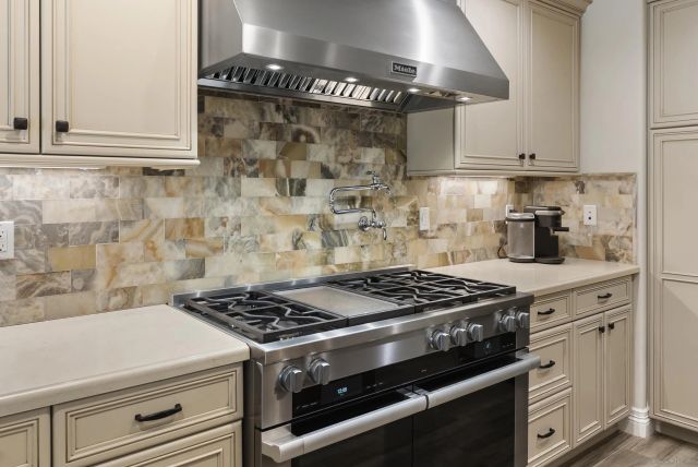 718 Silver, La Jolla, CA 92037
