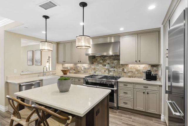 718 Silver, La Jolla, CA 92037