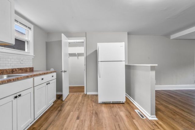 15 Maple Street, New Haven, CT 06511