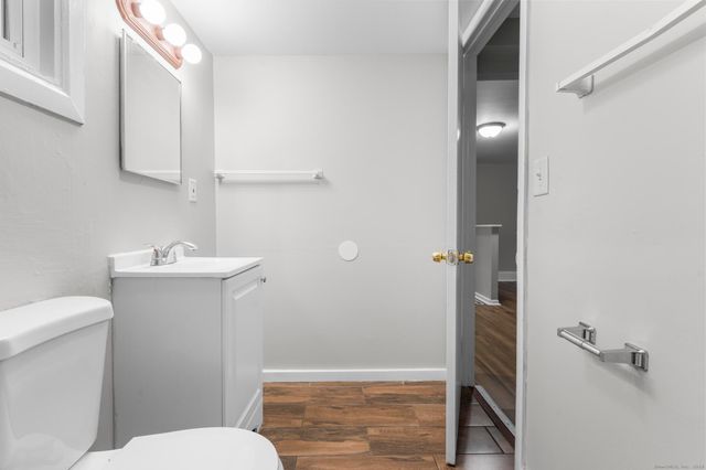 15 Maple Street, New Haven, CT 06511