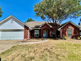 7724 Sagebrush Court N, North Richland Hills, TX 76182