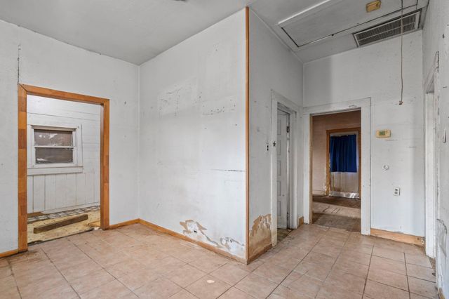 9429 E Avenue H, Houston, TX 77012