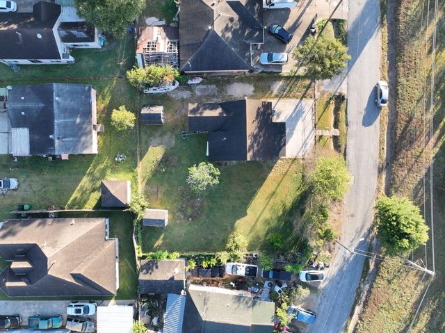 9429 E Avenue H, Houston, TX 77012